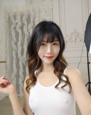 老卫抱着淑蓉进房间第八集视频